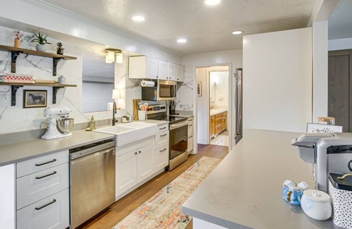 South Ogden House | Scenic South Ogden Getaway: BBQ, Fire Pit, & Gym
