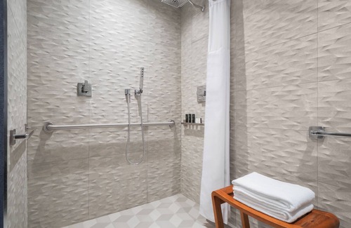 Brickell Hotel | Scenic Views from Modern Brickell Suite, Near Everything in Downtown