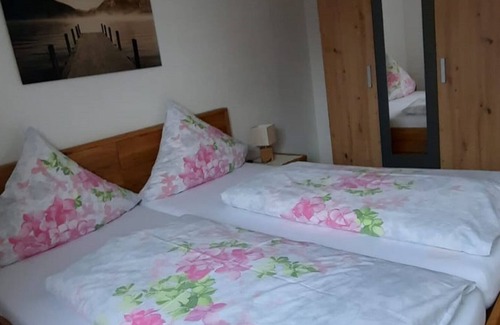 Brandenberg-Fahl Condo | Schöne, Gemütliche und Komfortable Ferienwohnung am Waldrand , Bikers Welcome !!