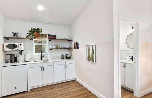 Chandler Apartment | SCH25 - Pulehua Studio suite.hōʻoluʻolu