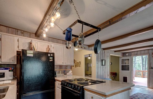 Ruidoso Cabin | Schaffer Scherenity | Pet Friendly, Hot Tub, Fence