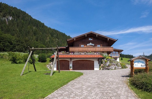 Ramsau bei Berchtesgaden Apartment | Schmuckenstein vacation apartment, 1-2 persons, 52 sqm, winter garden, balcony, W-LAN