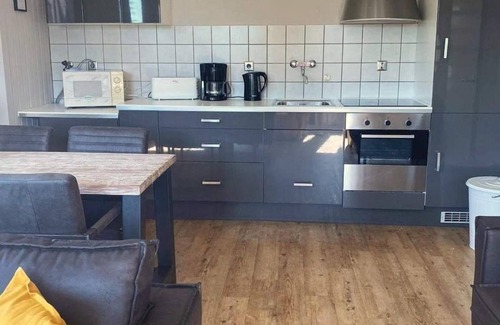 Breskens House | Schoneveld 147 of type Duinroos located at the Schoneveld holiday park built as a 4-bedroom semi-detached house, the Dune Rose is very practical and cosy. The house is particularly suitable for 1 to 4 persons.