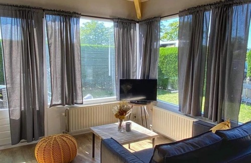 Breskens House | Schoneveld 147 of type Duinroos located at the Schoneveld holiday park built as a 4-bedroom semi-detached house, the Dune Rose is very practical and cosy. The house is particularly suitable for 1 to 4 persons.