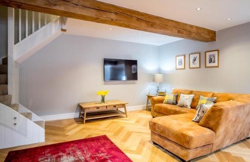 Hepworth House | School Cottage