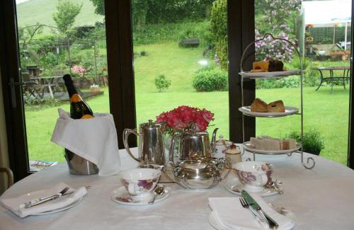 Hawkshead Bed & Breakfast | School House Cottage B&B and tea garden