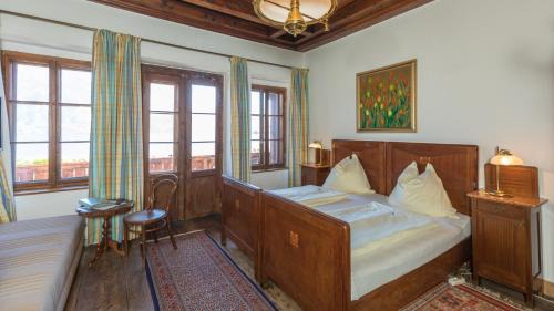 Altmuenster Bed & Breakfast | Schweizerhof am See