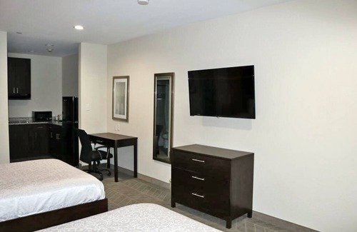 Humble Hotel | Scottish Inns 2 Queen Kitchenette, Affordable Stay and Free Parking