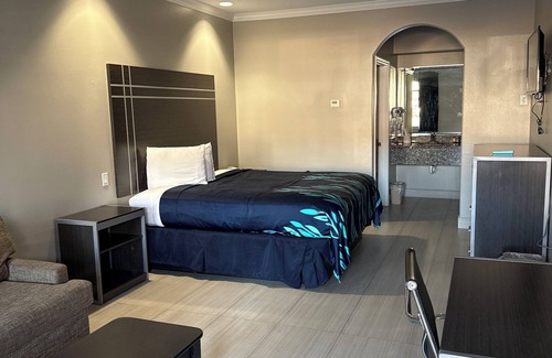 FM 1960 Hotel | Scottish inns & suites