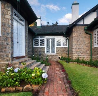 Ragala Villa | Scottish Planter Bungalow- Thema Collection