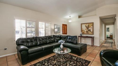 Paradise Valley Village House | Scottsdale Kierland 3 Bdrm with Sparkling Pool
