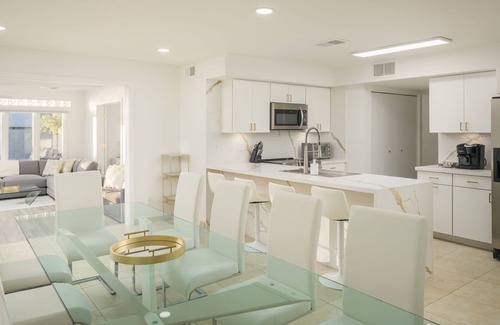 Park Scottsdale 18 House | Scottsdale Lux Home 7 beds, 5 TVs, pool, pets ok, jetted tub, large private yard