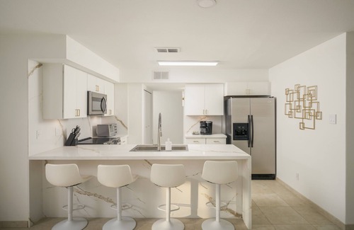 Park Scottsdale 18 House | Scottsdale Lux Home 7 beds, 5 TVs, pool, pets ok, jetted tub, large private yard