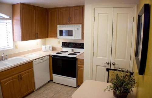 Arcadia Condo | Scottsdale Resort Inviting 2BR Condo with Fitness Center