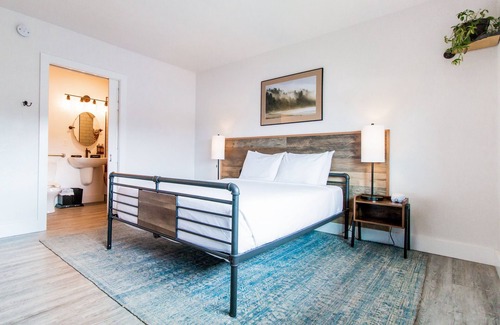 Depoe Bay Hotel | SCP Depoe Bay