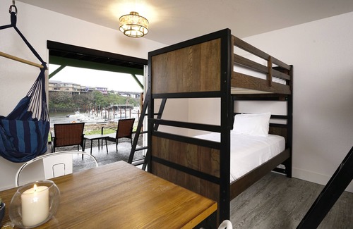 Depoe Bay Hotel | SCP Depoe Bay