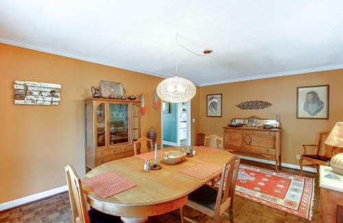 Ashford House | Screened Porch Peaceful Country Escape in Ashford