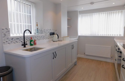 Sheringham Cottage | Scrimshaw Cottage - a charming, romantic getaway for a couple boasting stunning sea views.