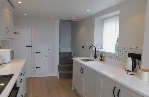 Sheringham Cottage | Scrimshaw Cottage - a charming, romantic getaway for a couple boasting stunning sea views.