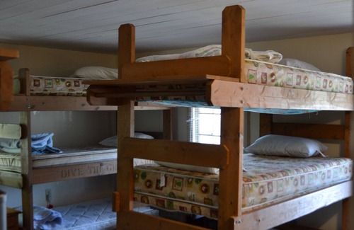 Morehead City Cabin | SCUBA diving lodge in Beaufort! Free wifi and Cable TV