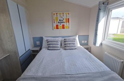 Mablethorpe Ski Chalet | Sea activities Golden Sands beach relax