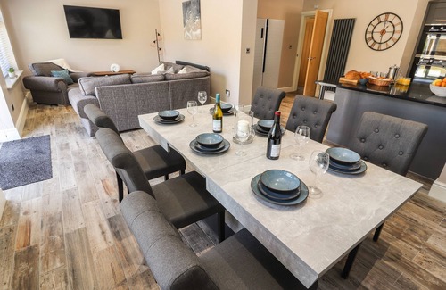 Prestatyn House | SEA BREEZE COTTAGE, family friendly, with a garden in Prestatyn