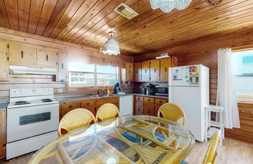 Fort Morgan House | Sea Breeze- Quaint 2 Bedroom Private Gulf Front home