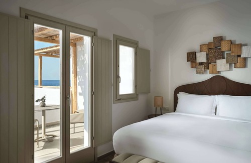 Perivolos Resort | Sea Breeze Santorini Beach Resort, Curio Collection Hilton