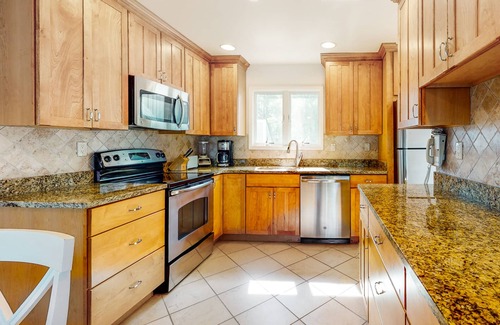Bethany Beach Condo | Sea Colony Tennis 1st floor condo w/free WiFi, gym, and basketball court