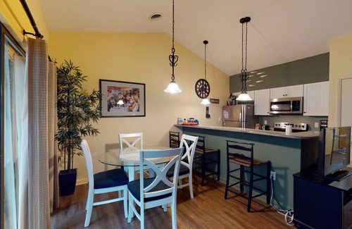 Bethany Beach Condo | Sea Colony Tennis 1st-floor condo with balcony, gym, & pool