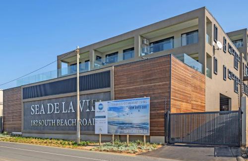 La Mercy Apartment | Sea De La Vie 25 by Host Agents