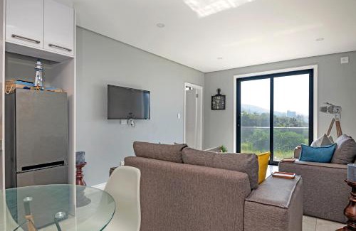 La Mercy Apartment | Sea De La Vie 25 by Host Agents