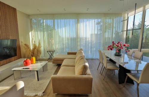 Jala Villa | Sea Drive Luxury Vila Green Coast