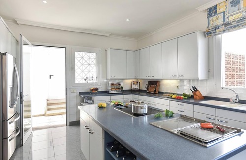 Las Palmas de Gran Canaria Ski Chalet | Seaviews Holiday Rental by VillaGranCanaria
