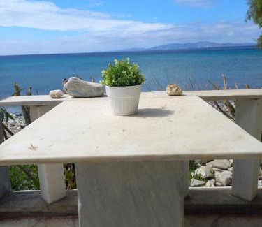 Exomvourgo House | 'Sea front' Rose's house