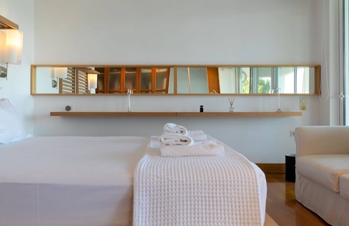 Antirrio Resort | Sea Front Sunrise Luxury Villa