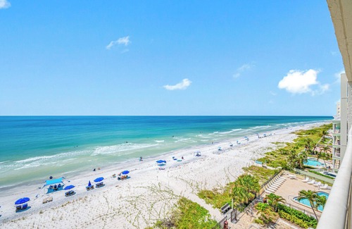 Indian Shores Condo | 💦Sea Gate 505- Gulf Front- Balcony- Pool -Grill 💦