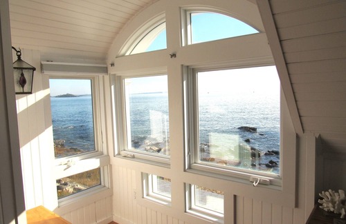 Peaks Island House | Sea Glass - Peaks Island oceanfront cottage with stunning views for 7 people!