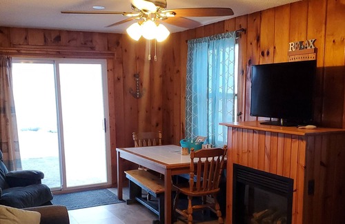 Houghton Lake Cabin | Sea Hag Resort Cabin #1