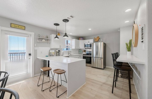 Surfside Beach House | Sea La Vie - Beachfront - Pedestrian Beach