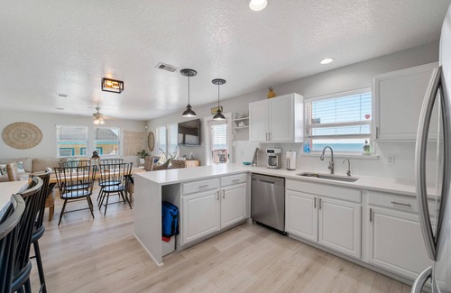 Surfside Beach House | Sea La Vie - Beachfront - Pedestrian Beach