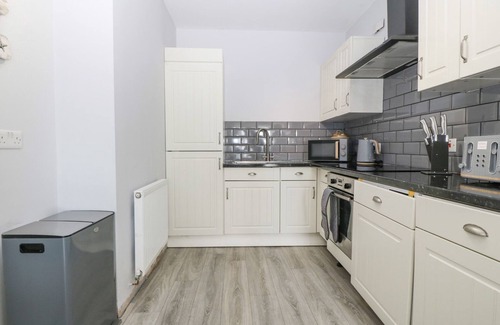 Tyn-y-Gongl Cottage | SEA LA VIE, family friendly, country holiday cottage in Benllech