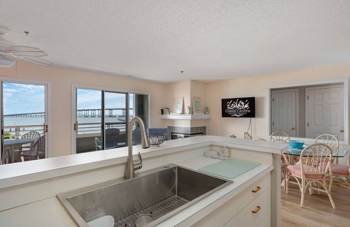 Manteo Condo | Sea la Vie: Soundfront, dog friendly, Short Stays Anytime, community pool!