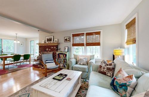 Wellfleet House | Sea Pine Palace