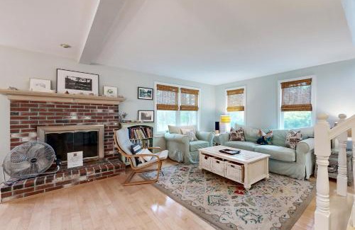 Wellfleet House | Sea Pine Palace