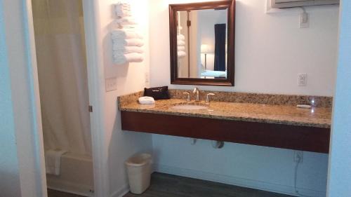 Chincoteague Hotel | Sea Shell Motel