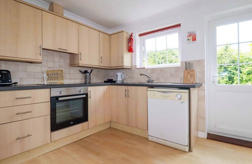 Saint Columb Major Cottage | SEA THRIFT, family friendly, with pool in Indian Queens