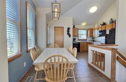 Hatteras Island Cottage | Sea Turtle- Oceanview Villa- Short Walk to Beach- Community Pool & Spa