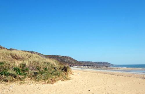Port-Eynon Apartment | Sea View - 1 Bed Suite - Ocean Breeze - Port Eynon