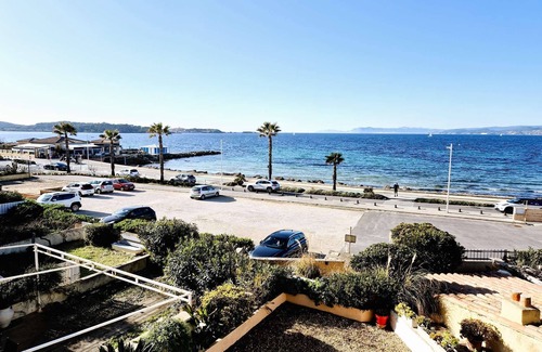 Le Brusc Apartment | Sea view, 10 minuts of the beach